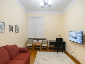 Апартаменты двухкомнатные с гостинной комнатой на Торговой улице ( K5)