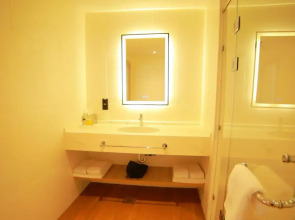 Отель Hilton Garden Inn Termez Airitom