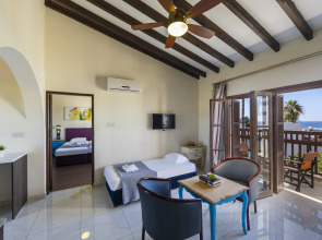 Отель Latchi Family Resort