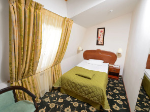 Отель Cronwell Inn Стремянная