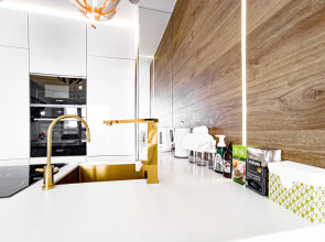 Апартаменты 18 этаж,студия 36кв.м,джакузи,балкон,вид на Волгу,новый дом,самый центр,вокзал пешком