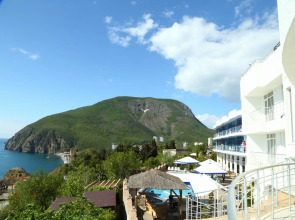 Отель Мажестик