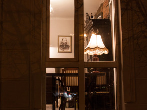 Отель Brick Walls Hotel