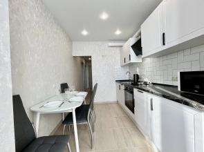 Квартира Апартаменты в Центре Гагры с Видом на Море и Горы