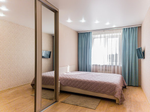 Апартаменты двухкомнатные в светлых тонах вблизи центра города