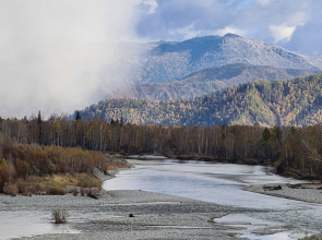 Частный дом Современный гостевой дом на слиянии рек Катунь и Кокса