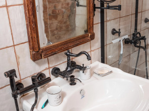 Апартаменты Дом у Реки loft Усадьба на Черниговской