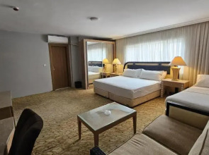 Отель Sever Suites