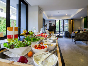 Курортный отель Apple A Day Resort