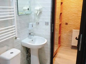 Отель Come & Rest