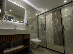 Meros Hotel
