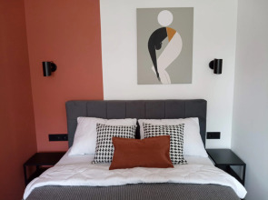 Апартаменты 200 метров от Кремля Двухкомнатная квартира