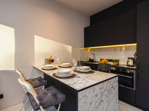 Апартаменты Представительский Люкс с Балконом Elite Apartments