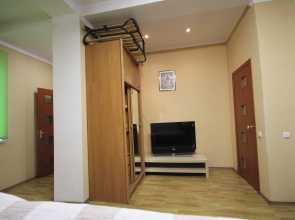 Апартаменты Статус на Кирова 10 в Ялте 2