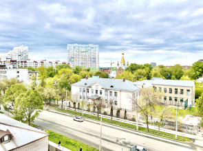 Уютные Апартаменты в доме у Космопорта (ул. Дыбенко 27а)