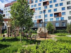 Студия у Метро Космонавтов