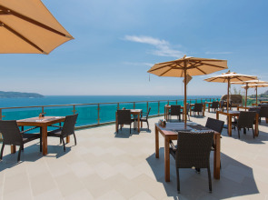 Отель Wyndham Grand Phuket Kalim Bay