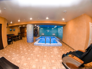 Отель Корона