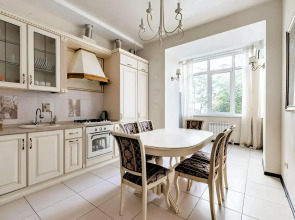 Квартира Двухкомнатная Классическая на Большой Красной 63