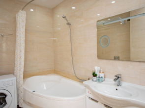 Апартаменты Двухкомнатная квартира на Верхней Набережной 165/1