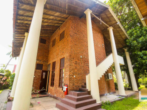 Отель Yoho Rivi Ras