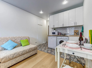 Апартаменты Red Curtains Studio