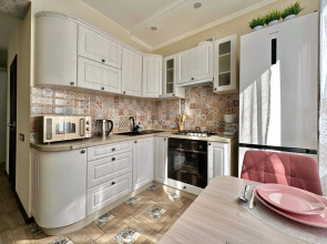 Апартаменты на Аллее Героев в Античном стиле