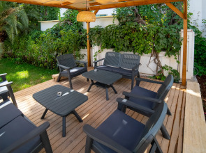 Rose Garden Premium Hotel