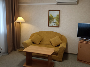 Отель Поворот