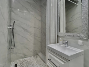 Апартаменты 3х комнатные Vip Репина 4 Центр