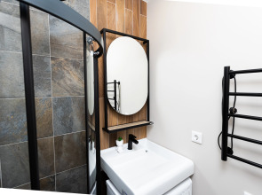 Апартаменты Байрес 365/2