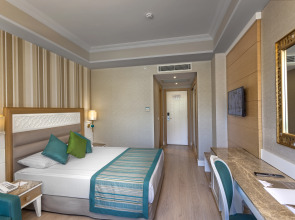 Отель Karmir Resort  & SPA