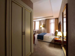 Отель Sapphire Inn