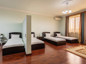 Отель La Defense Yerevan