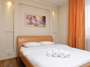 Квартира Двухкомнатная в тихом зеленом дворике