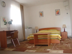 Отель Амалия