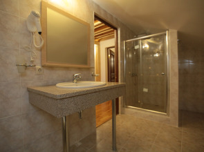 Отель Киараз Арена