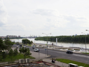 Апартаменты на Иртышской набережной 29