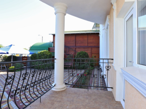 Отель Экватор