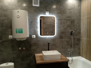 Квартира с евроремонтом в новом доме с закрытой территорией