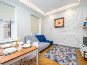 Апартаменты на Моисеенко 4