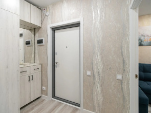 Апартаменты с панорамными окнами на набережной реки