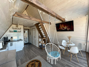 Частный дом Над Рекой с видом на Озеро