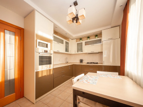 Апартаменты на Романа Брянского 8/1