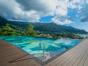 Курортный отель Gardens Hill Resort & Spa