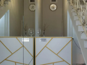 Отель Корона