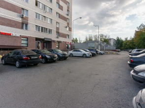 Апартаменты студия в ярких тонах в центре Тюмени