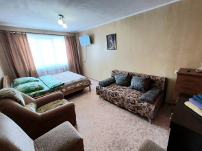 Квартира трёхкомнатная просторная (вместимость до 11 чел.) с изолированными комнатами в центре города