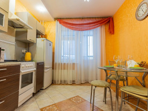 Апартаменты Квартира в центре с качелями на веранде рядом с колесом обозрения