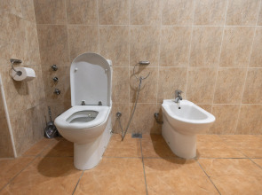 Апартаменты двухкомнатные с гостинной комнатой на Торговой улице ( K5)